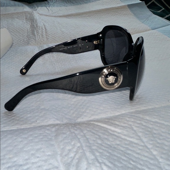 Versace Elegant Black Sunglasses - Picture 15 of 16